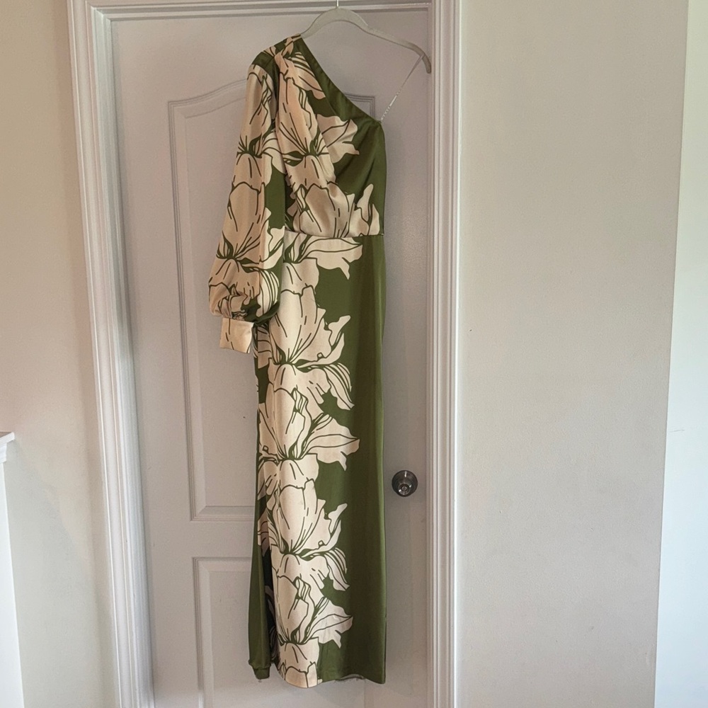 Kay Unger Green and Cream Floral Maxi Dress